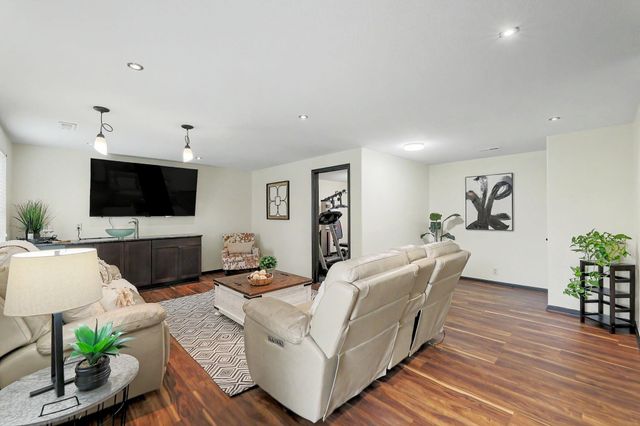 2618 N Woodridge St, Wichita, KS 67226