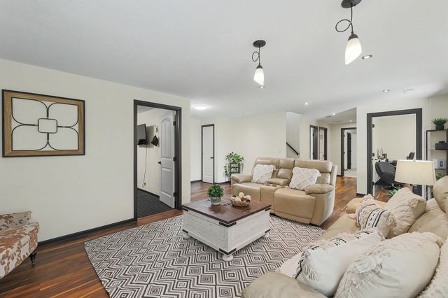 2618 N Woodridge St, Wichita, KS 67226