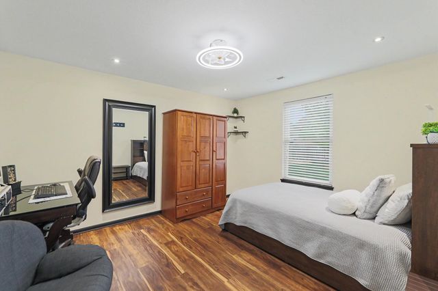 2618 N Woodridge St, Wichita, KS 67226