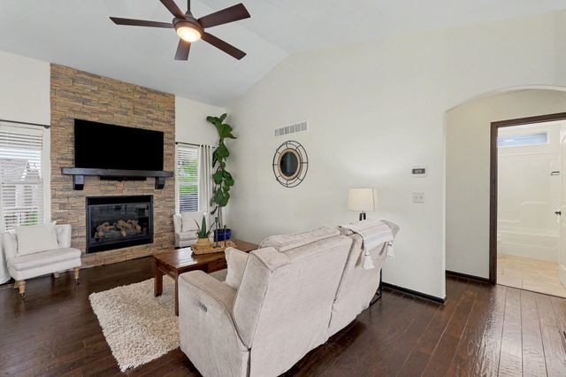 2618 N Woodridge St, Wichita, KS 67226