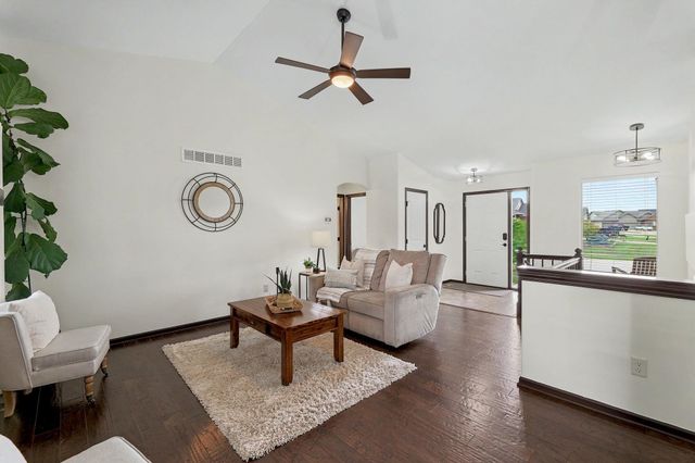 2618 N Woodridge St, Wichita, KS 67226