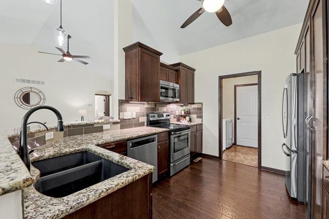 2618 N Woodridge St, Wichita, KS 67226