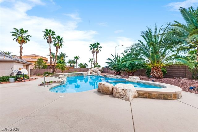 2308 Trident Maple Street, Las Vegas, NV 89117