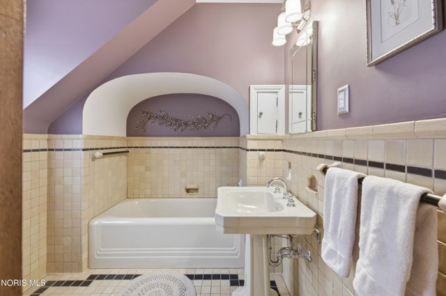 3234 Island Avenue, Toledo, OH 43614