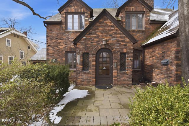 3234 Island Avenue, Toledo, OH 43614