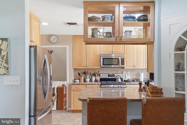 2303 FARRINGDON RD, Baltimore, MD 21209
