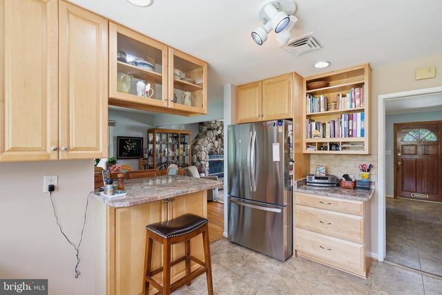 2303 FARRINGDON RD, Baltimore, MD 21209
