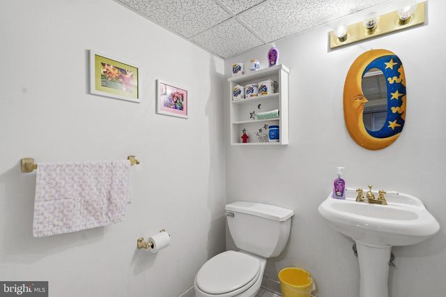 2303 FARRINGDON RD, Baltimore, MD 21209