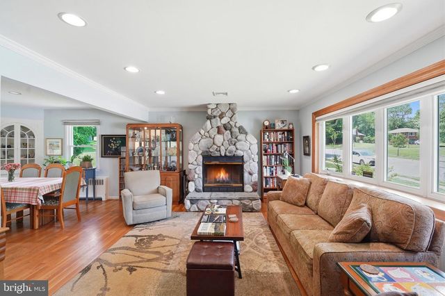 2303 FARRINGDON RD, Baltimore, MD 21209