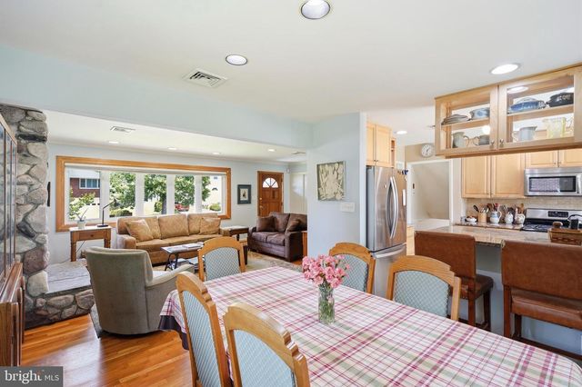 2303 FARRINGDON RD, Baltimore, MD 21209