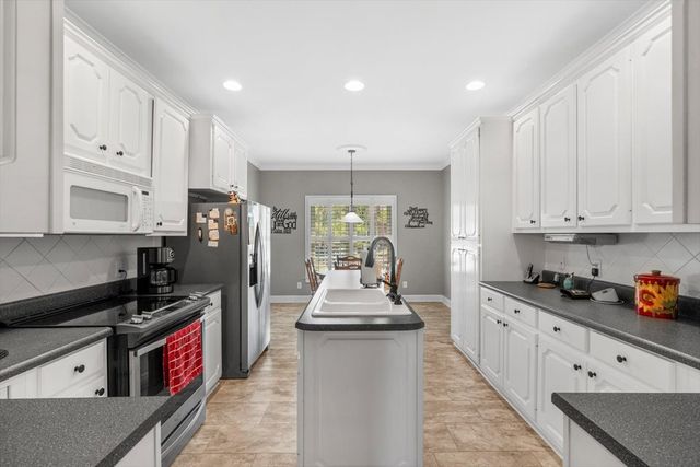 409 Amanda Way, Rocky Face, GA 30740
