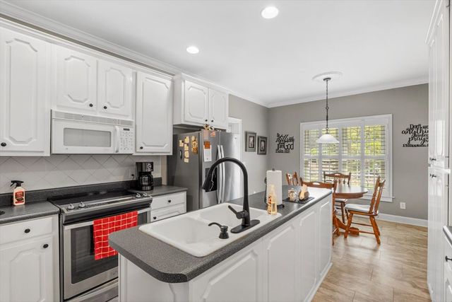 409 Amanda Way, Rocky Face, GA 30740