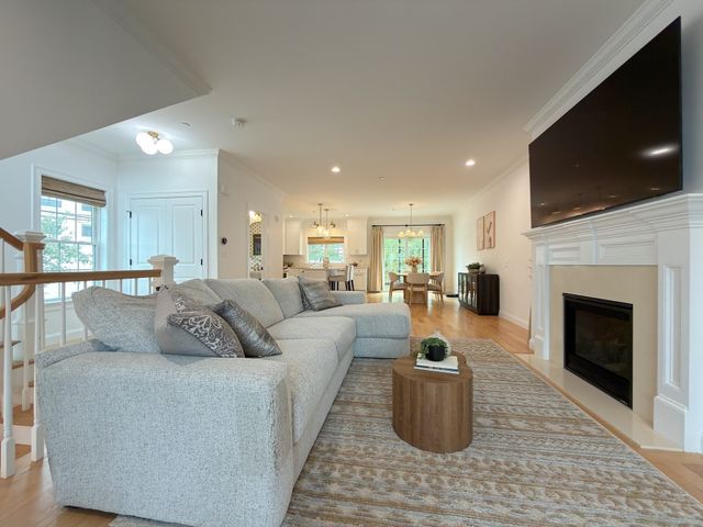 68 Prospect St 1, Peabody, MA 01960