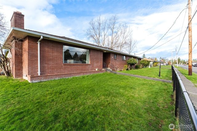1523 S 15th Street, Mount Vernon, WA 98274