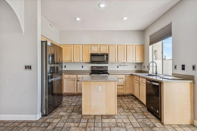 16666 S 21st Street, Phoenix, AZ 85048