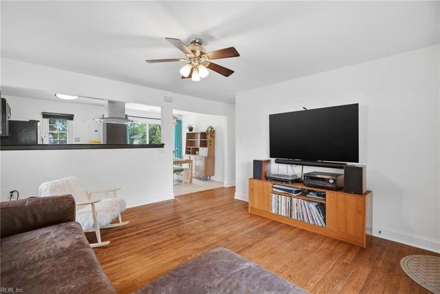 220 Matt LN, Virginia Beach, VA 23454