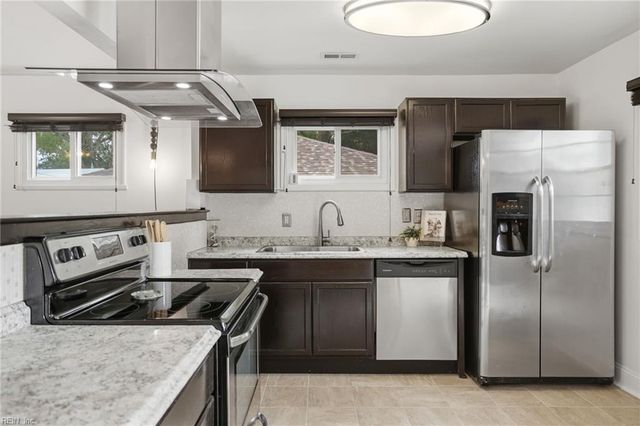 220 Matt LN, Virginia Beach, VA 23454