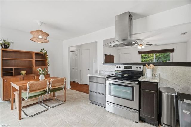 220 Matt LN, Virginia Beach, VA 23454