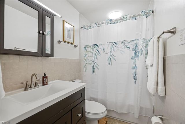 220 Matt LN, Virginia Beach, VA 23454