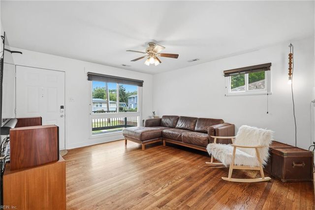 220 Matt LN, Virginia Beach, VA 23454
