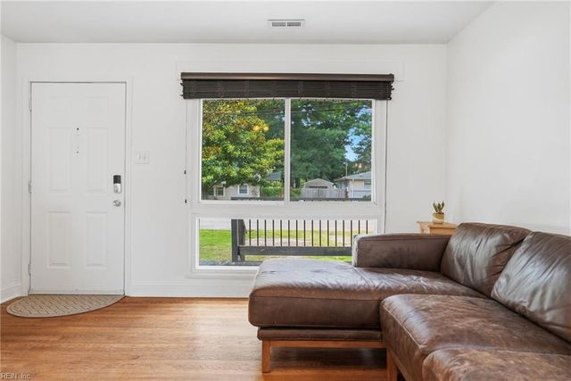 220 Matt LN, Virginia Beach, VA 23454