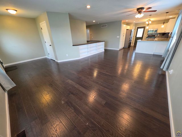 3436 NW 38th TER, Topeka, KS 66618