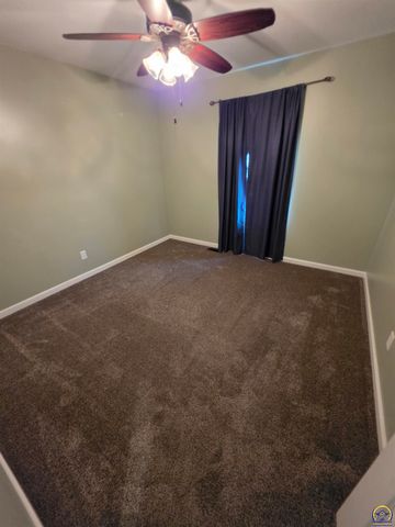 3436 NW 38th TER, Topeka, KS 66618