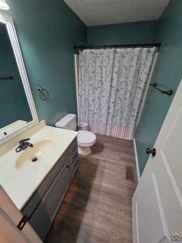 3436 NW 38th TER, Topeka, KS 66618