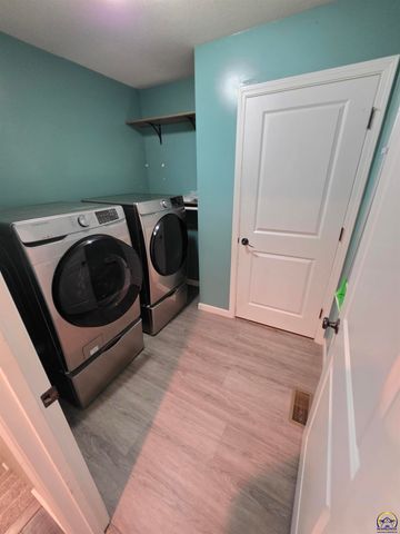 3436 NW 38th TER, Topeka, KS 66618