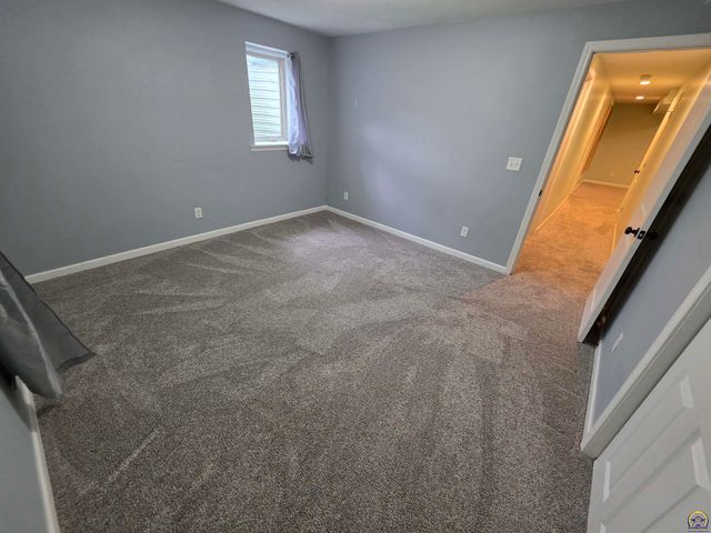 3436 NW 38th TER, Topeka, KS 66618