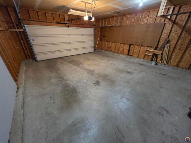 3436 NW 38th TER, Topeka, KS 66618