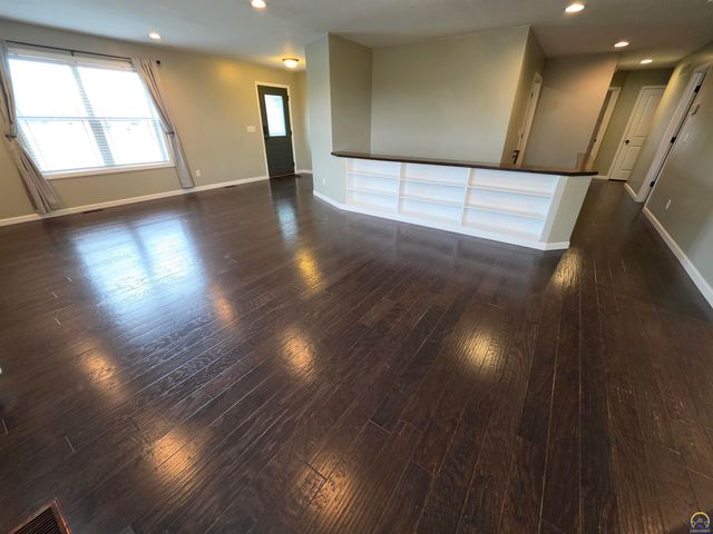 3436 NW 38th TER, Topeka, KS 66618