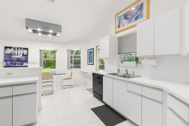 7901 NW 86th Ter, Tamarac, FL 33321