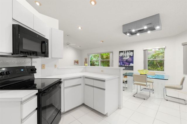 7901 NW 86th Ter, Tamarac, FL 33321