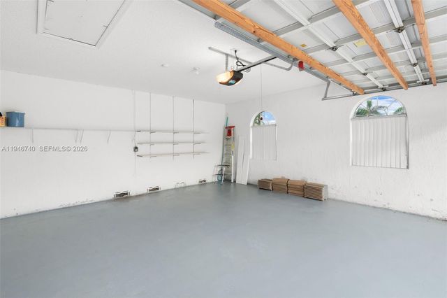 7901 NW 86th Ter, Tamarac, FL 33321