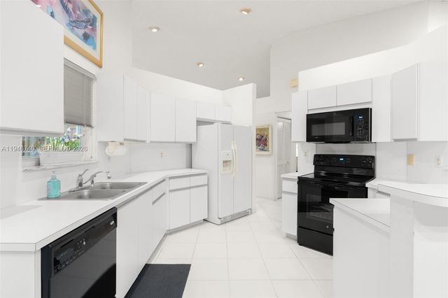 7901 NW 86th Ter, Tamarac, FL 33321