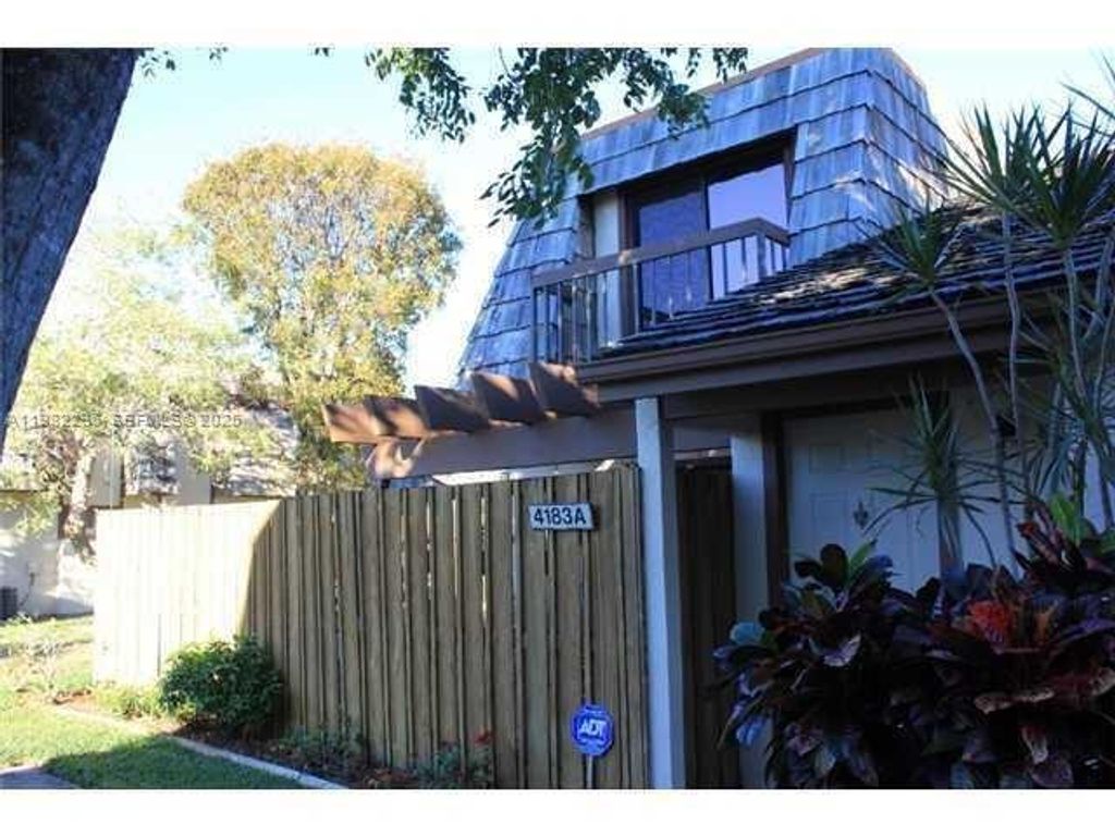 4183 Palm Bay Cir A, West Palm Beach, FL 33406