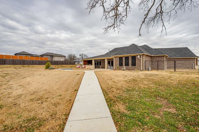 8895 Hutcheson Hill Road, Springtown, TX 76082