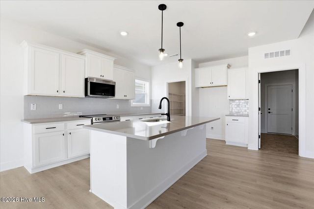 104 Manchester Court, La Grange, NC 28551