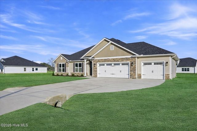 104 Manchester Court, La Grange, NC 28551