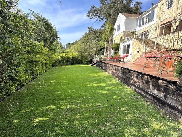 2400 Benedict Canyon Dr, Beverly Hills, CA 90210