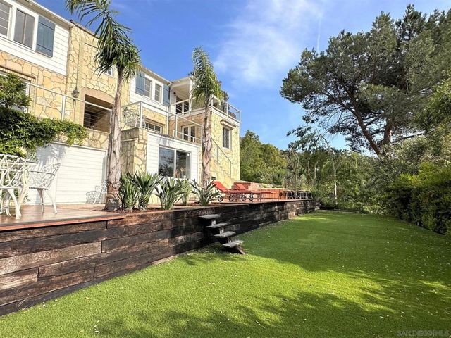 2400 Benedict Canyon Dr, Beverly Hills, CA 90210