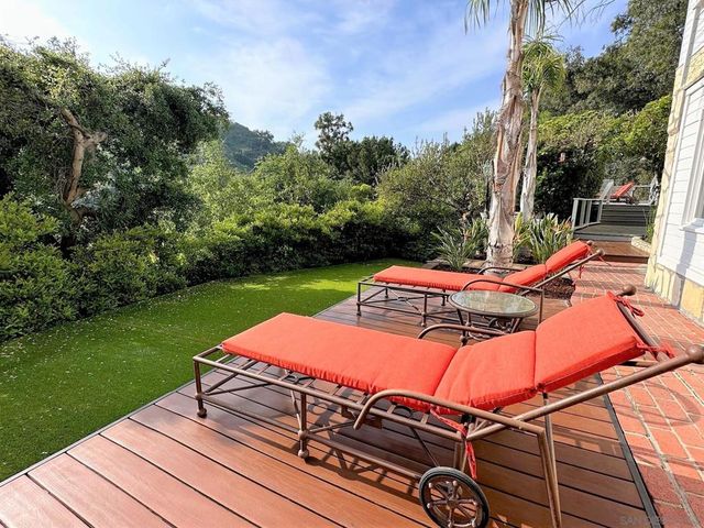 2400 Benedict Canyon Dr, Beverly Hills, CA 90210