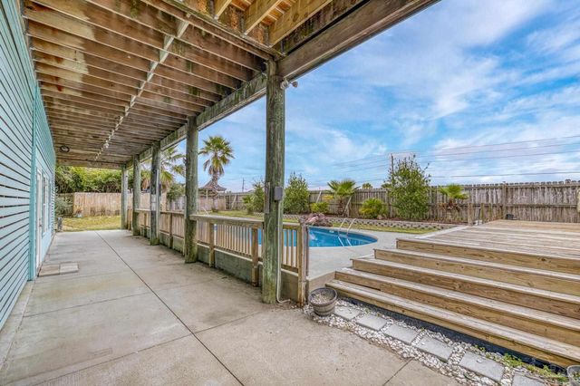 906 Panferio Dr, Pensacola Beach, FL 32561