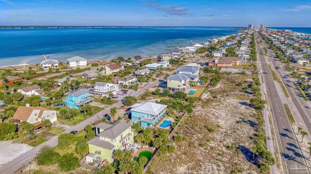 906 Panferio Dr, Pensacola Beach, FL 32561