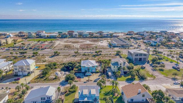 906 Panferio Dr, Pensacola Beach, FL 32561