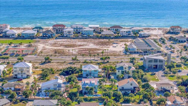 906 Panferio Dr, Pensacola Beach, FL 32561