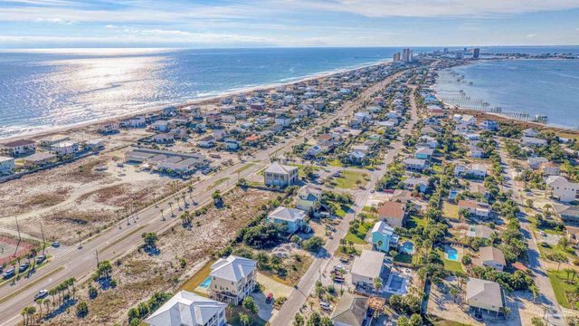 906 Panferio Dr, Pensacola Beach, FL 32561
