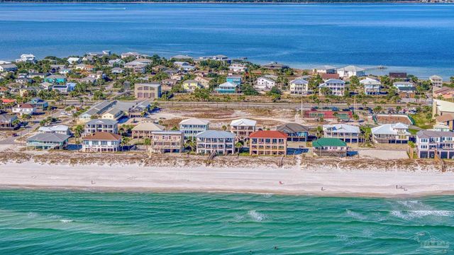 906 Panferio Dr, Pensacola Beach, FL 32561