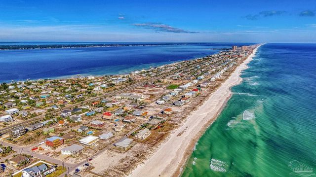 906 Panferio Dr, Pensacola Beach, FL 32561